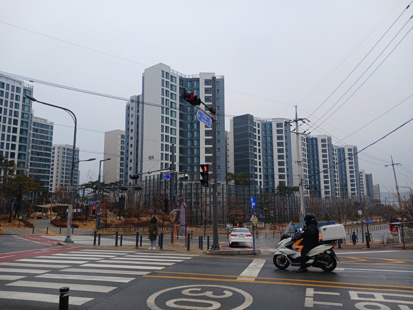 수원의 요지, 학세권, 더블역세권, 대중교통 요지에 팔달산 문화유적지, 편의시설  다양, 지하주차로 지상 쾌적
